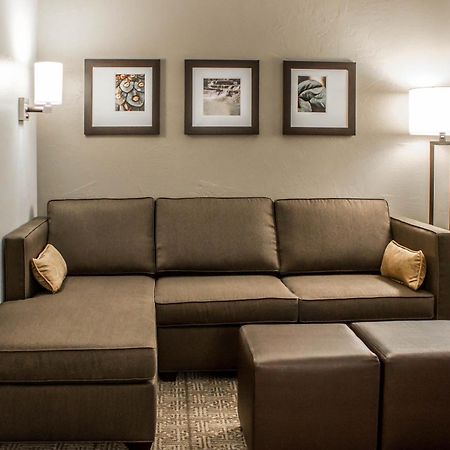 Comfort Suites Hartville-North Canton Uniontown Room photo