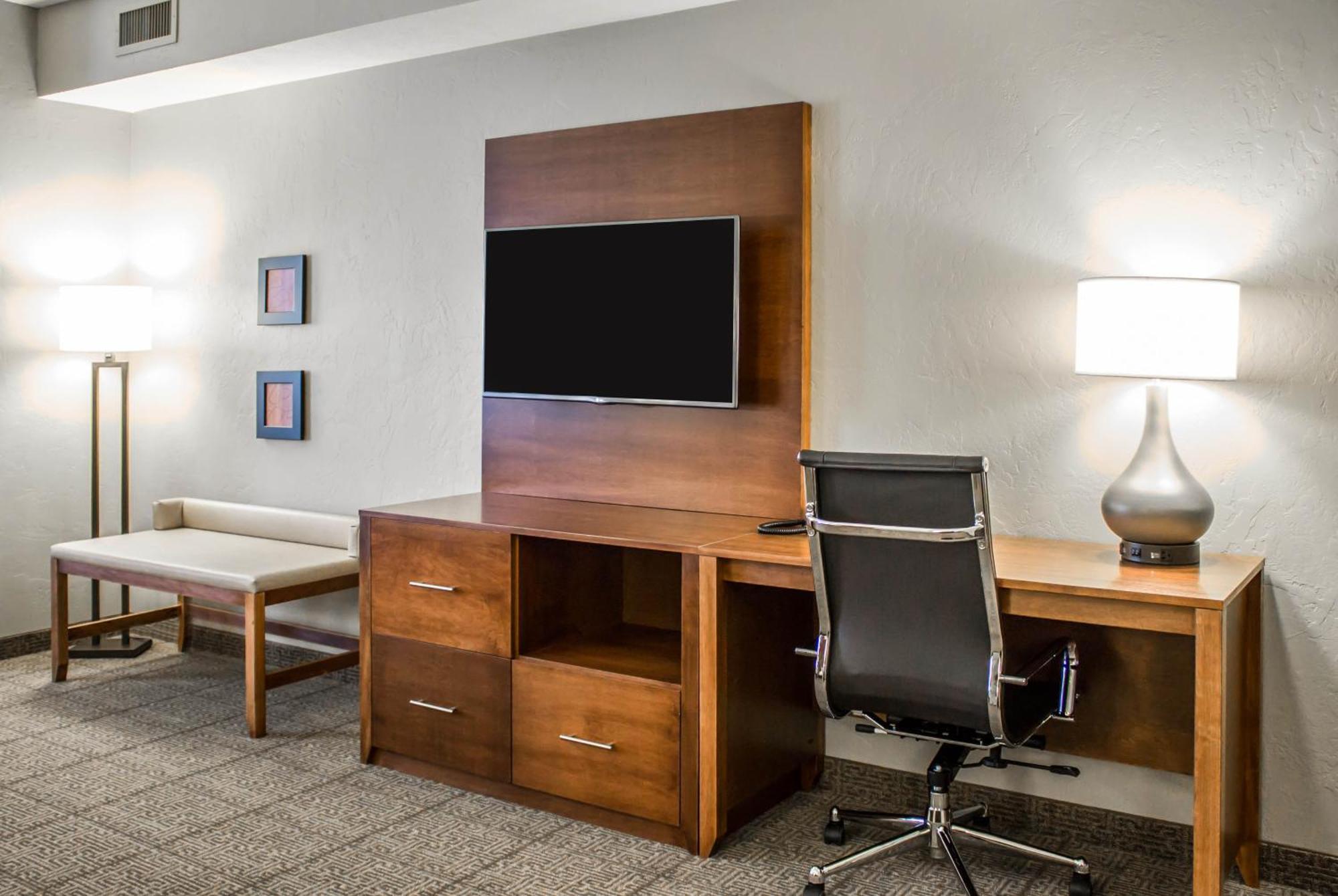 Comfort Suites Hartville-North Canton Uniontown Room photo